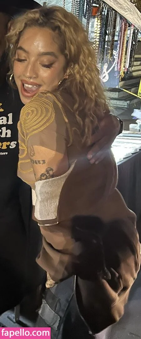 Kiana Ledé Onlyfans Photo Gallery 