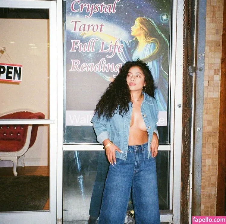 Kiana Ledé Onlyfans Photo Gallery 