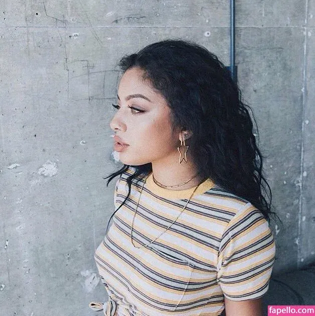 Kiana Ledé Onlyfans Photo Gallery 