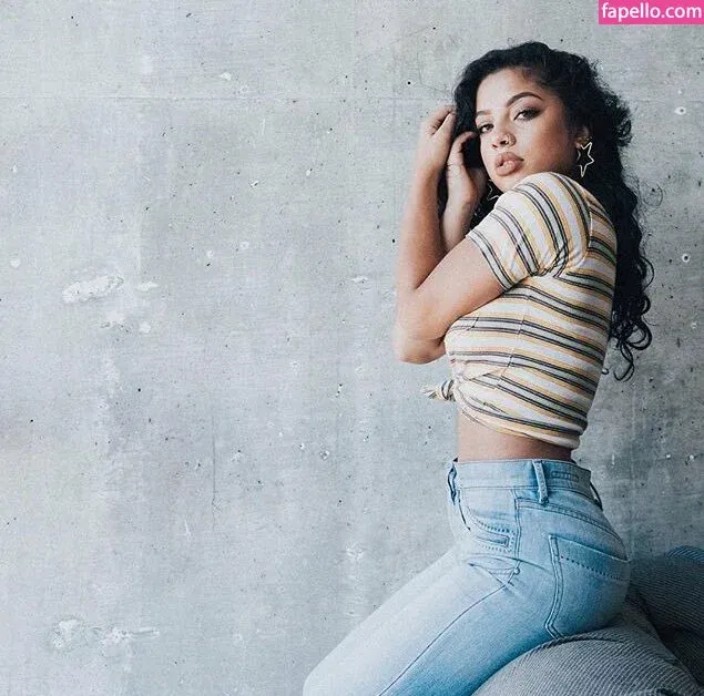 Kiana Ledé Onlyfans Photo Gallery 