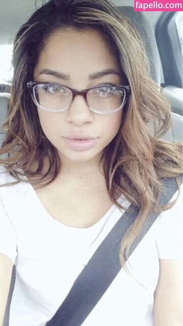 Kiana Ledé Onlyfans Photo Gallery 