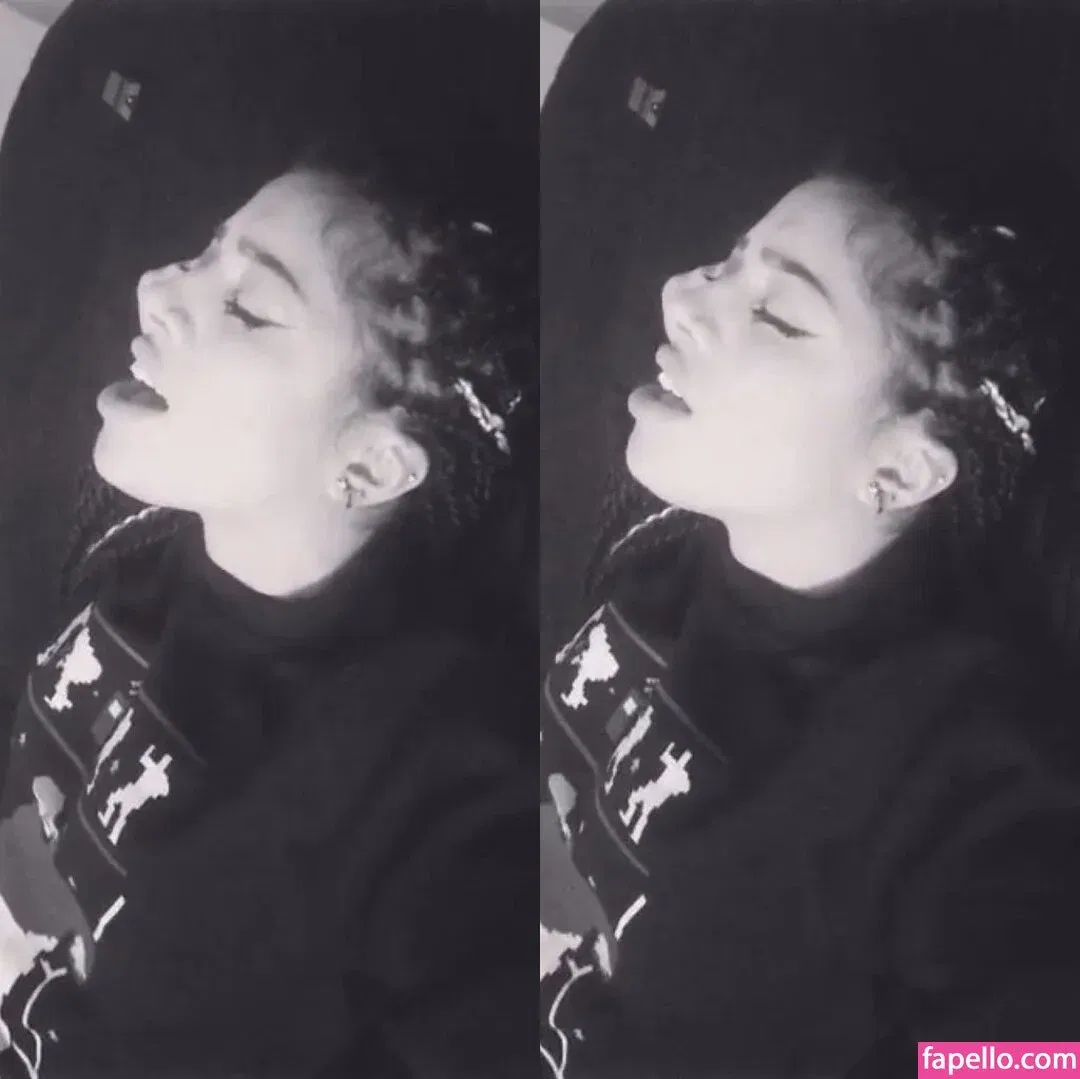 Kiana Ledé Onlyfans Photo Gallery 