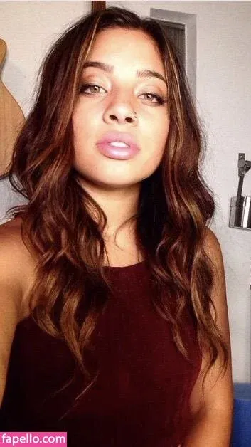 Kiana Ledé Onlyfans Photo Gallery 