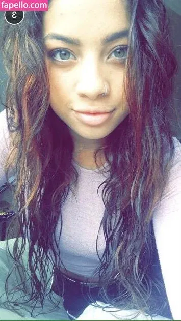 Kiana Ledé Onlyfans Photo Gallery 