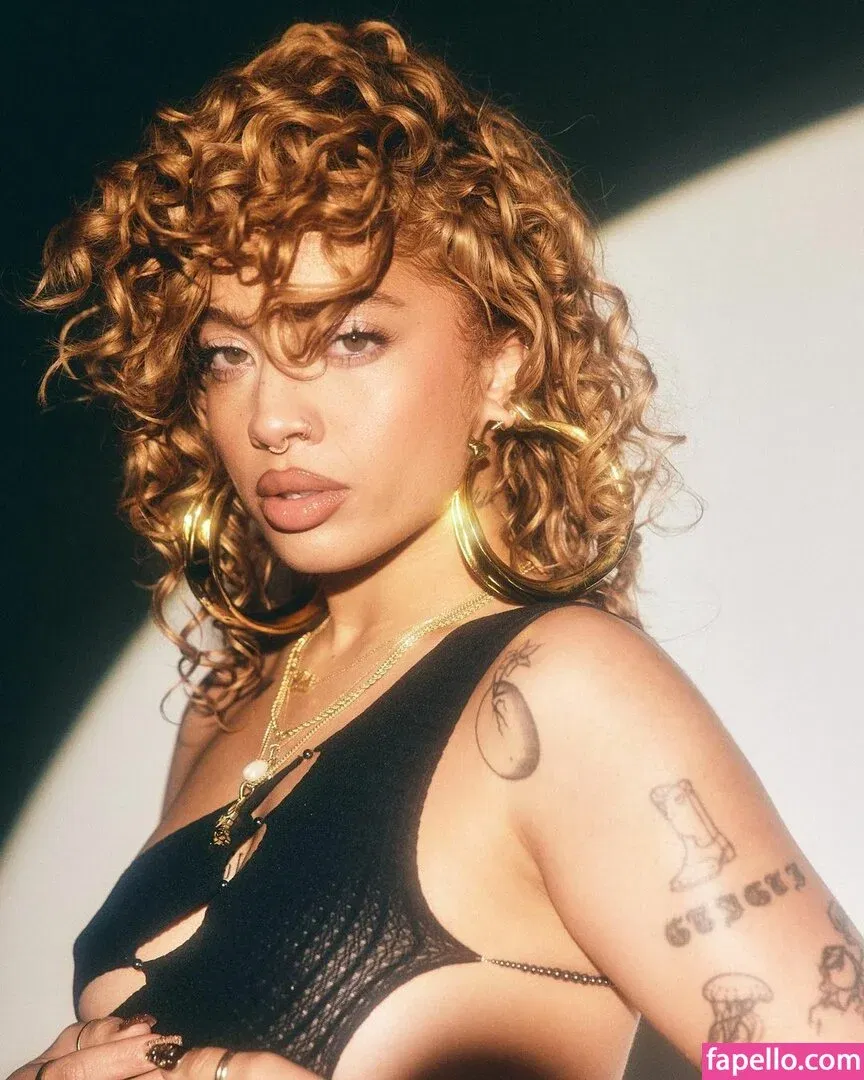 Kiana Ledé Onlyfans Photo Gallery 