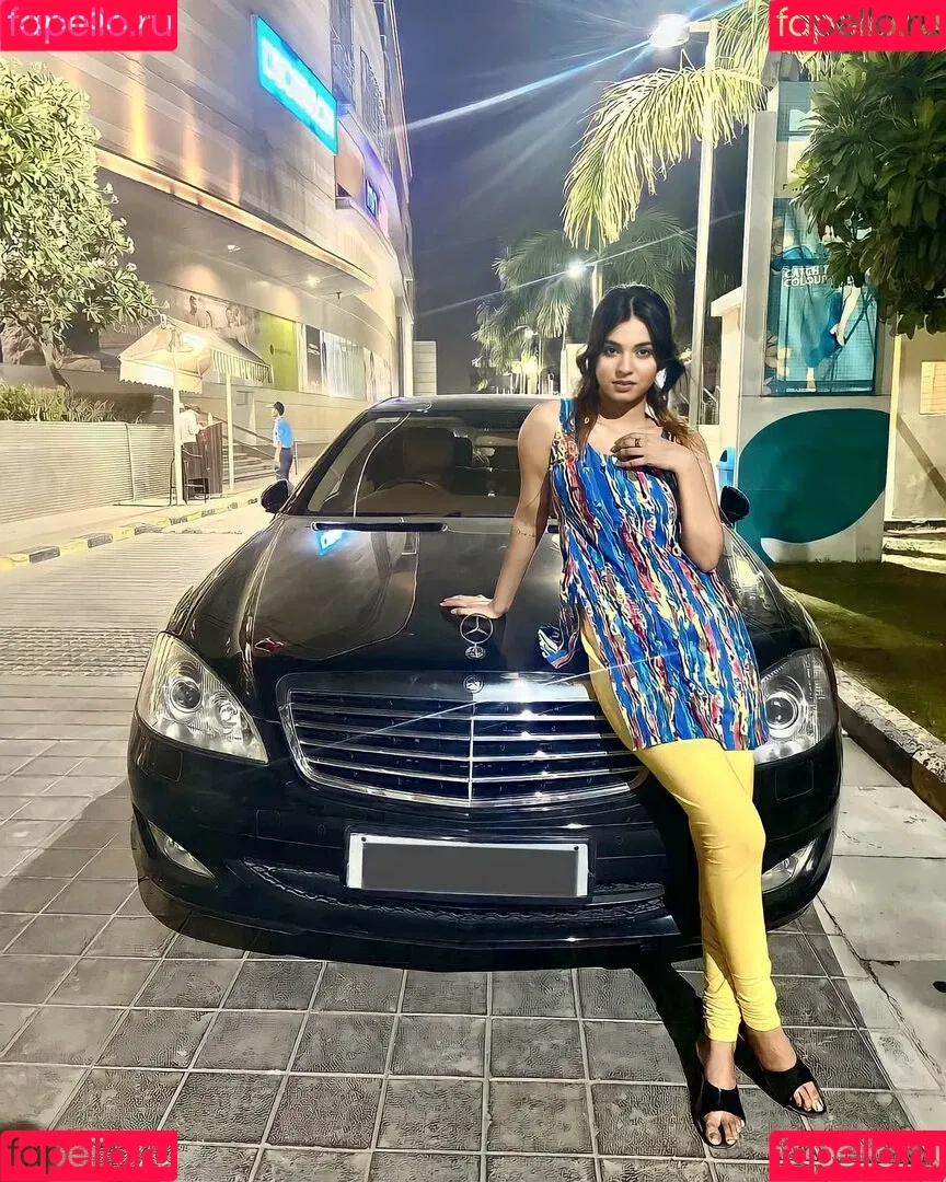 Kanak Mishra Onlyfans Photo Gallery 