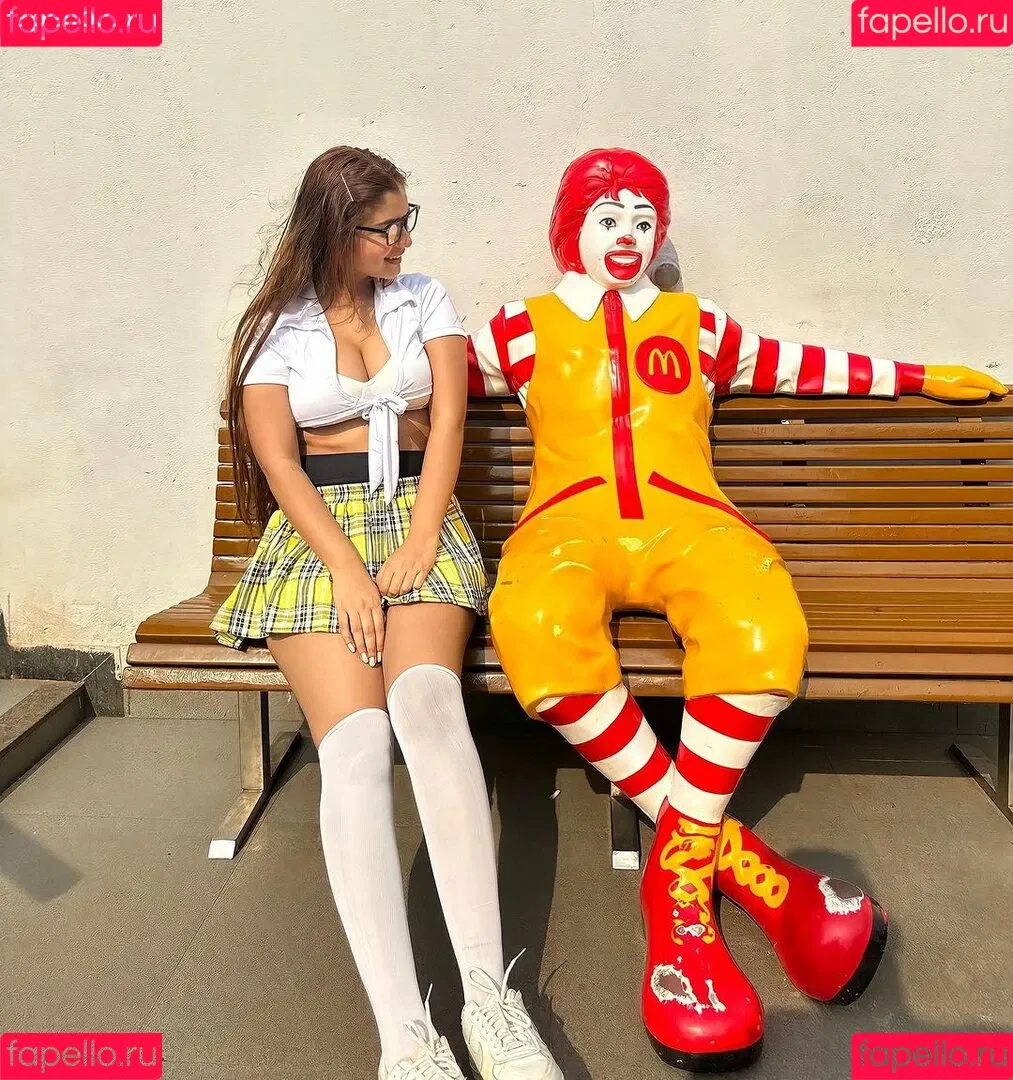 Kanak Mishra Onlyfans Photo Gallery 