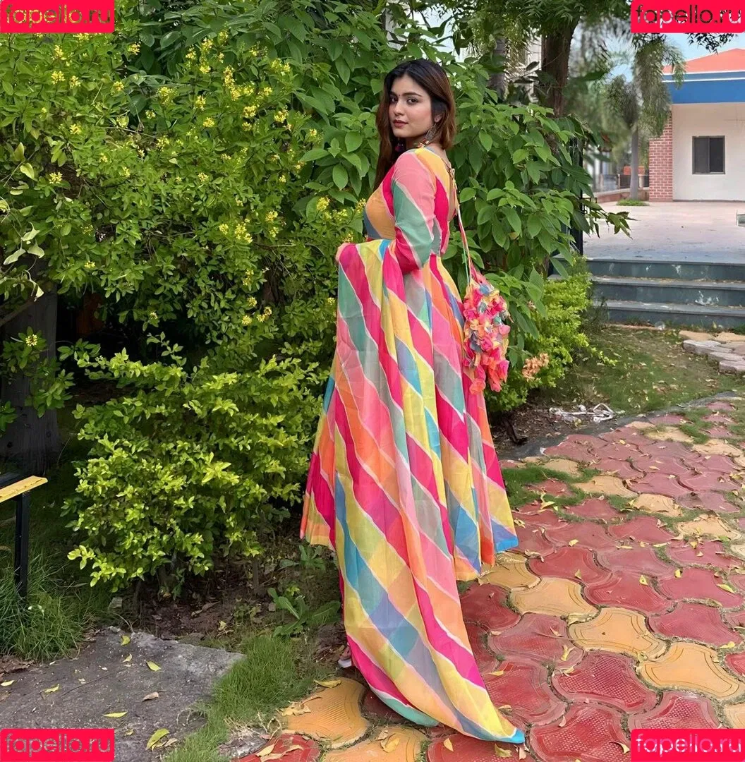 Kanak Mishra Onlyfans Photo Gallery 