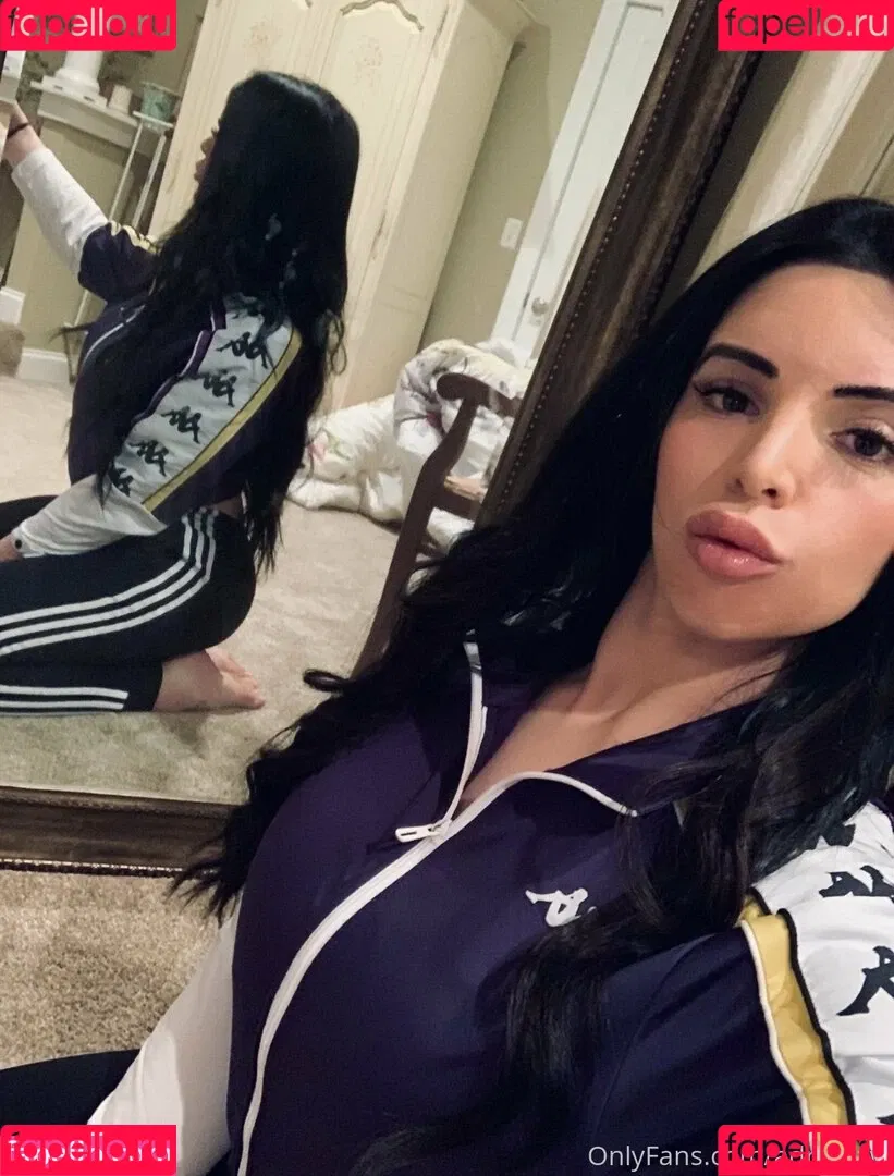 adrianaw Onlyfans Photo Gallery 