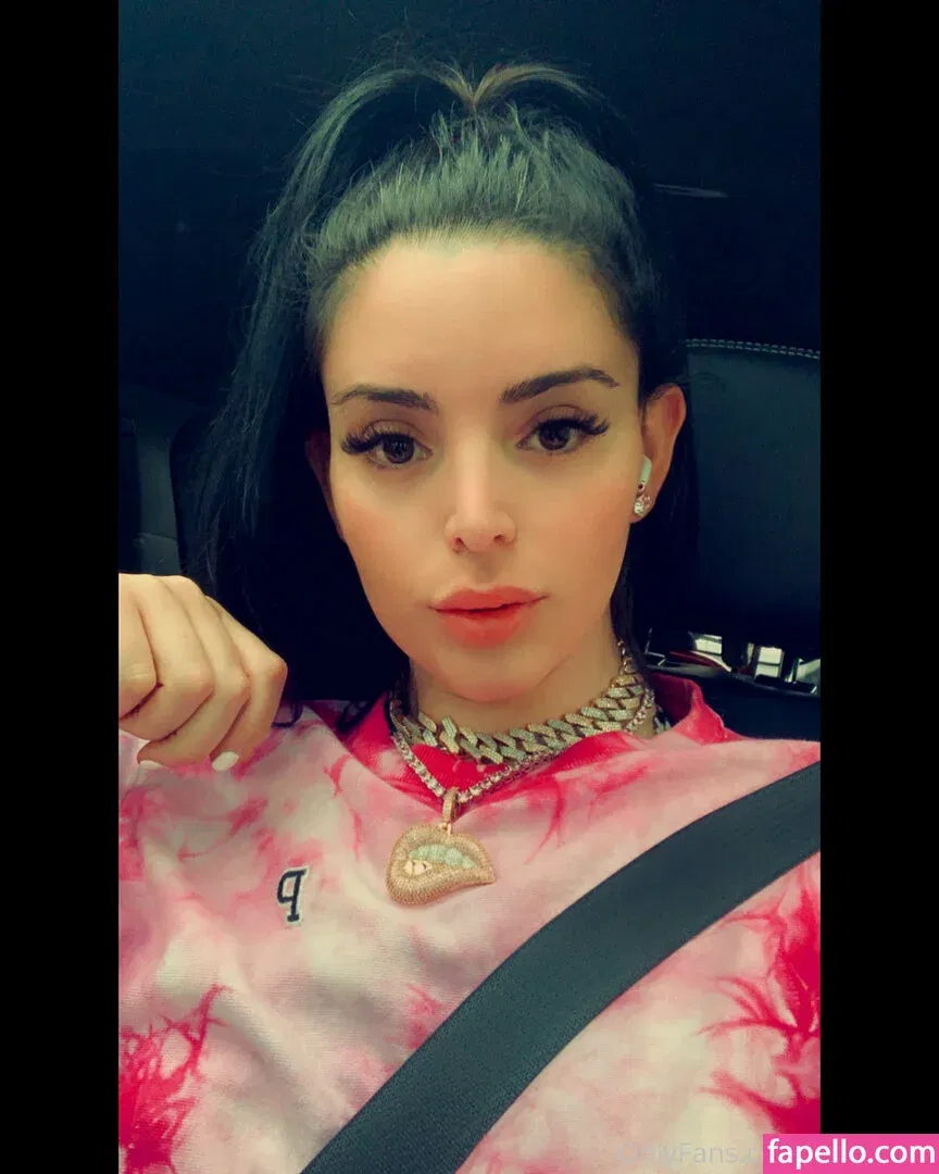 adrianaw Onlyfans Photo Gallery 