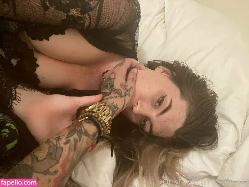 clitriinee Onlyfans Photo Gallery 