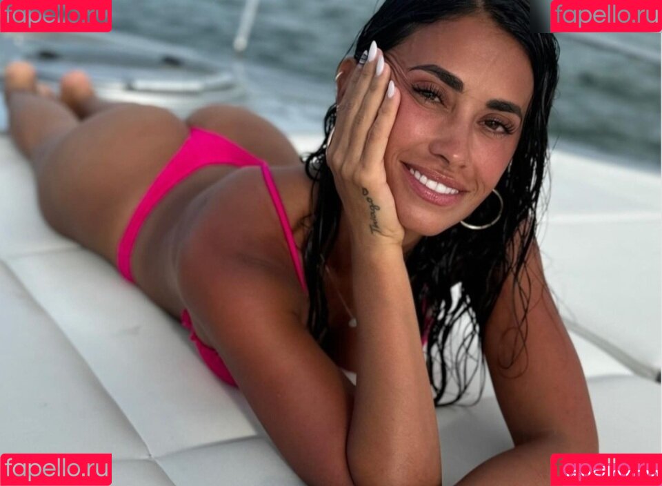 Antonella Roccuzzo Onlyfans Photo Gallery 