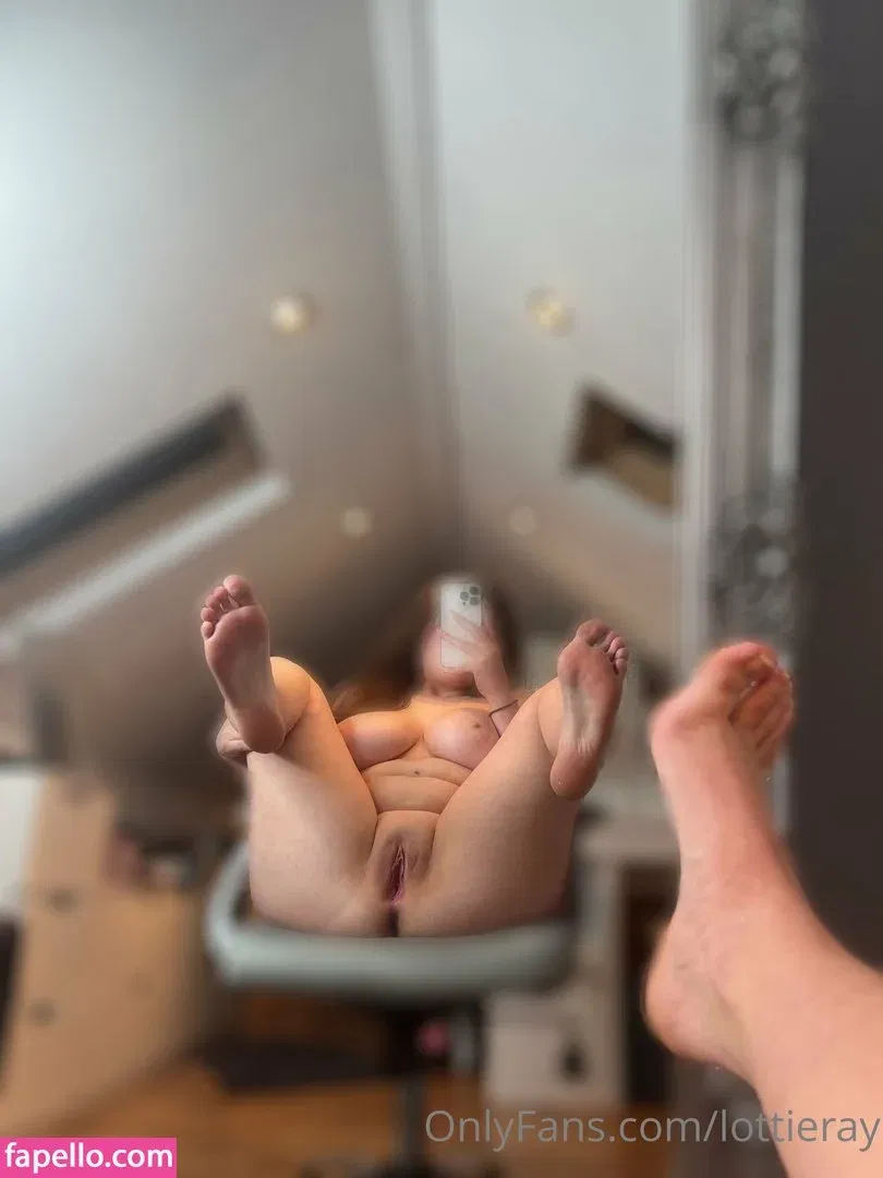 Lottie Ray Onlyfans Photo Gallery 