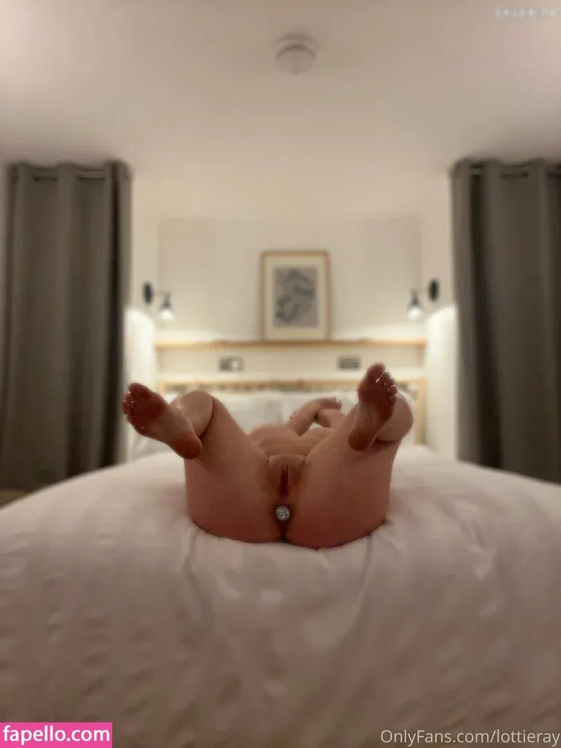 Lottie Ray Onlyfans Photo Gallery 