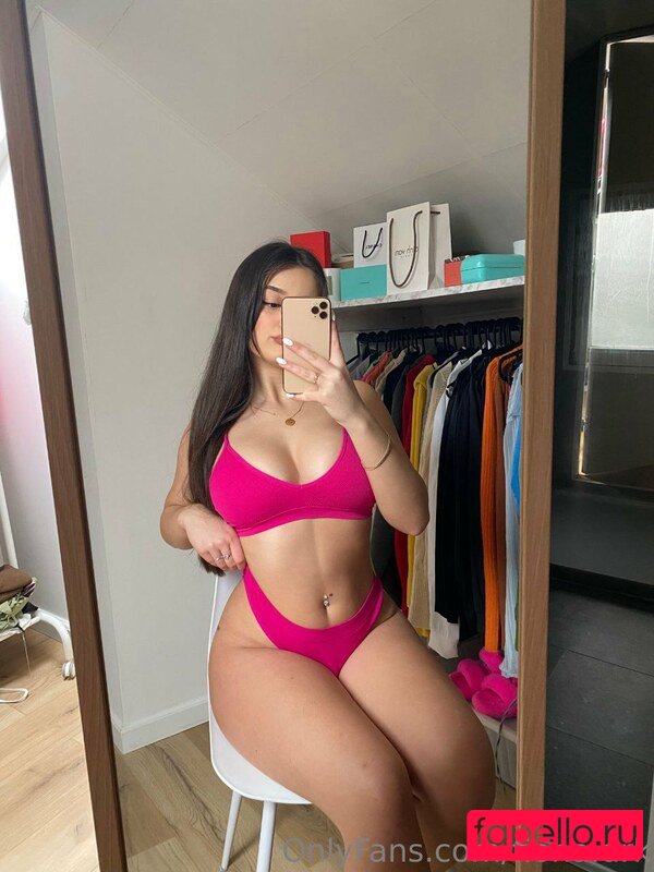Fiona Duraku Nude Onlyfans Photo 43