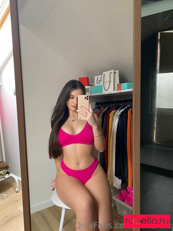Fiona Duraku Nude Onlyfans Photo 39