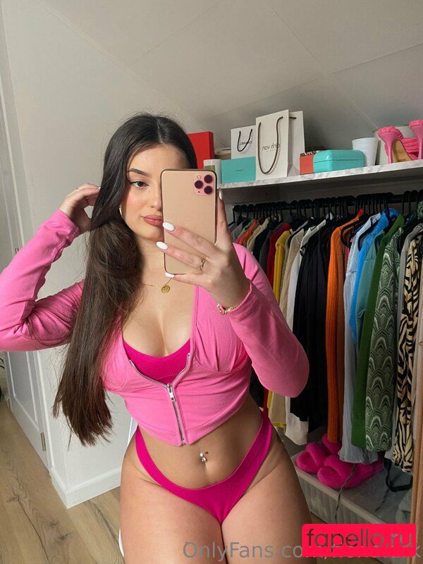 Fiona Duraku Nude Onlyfans Photo 5