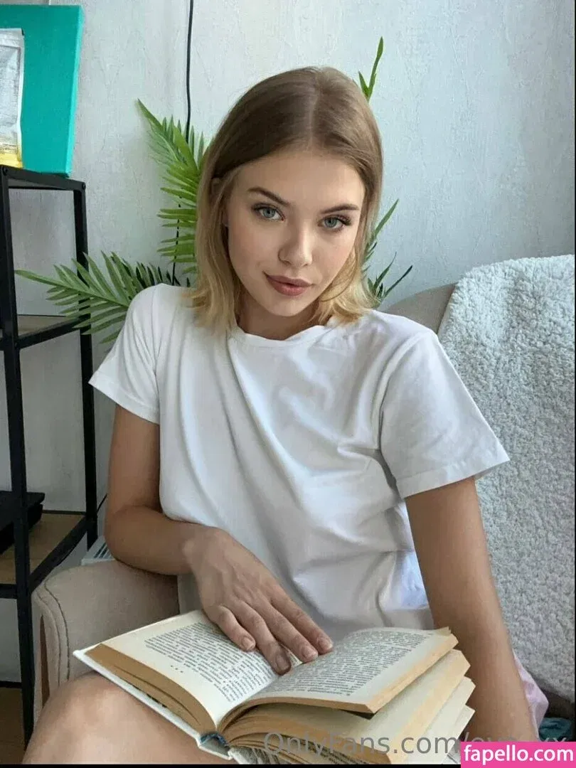 Evie_X Onlyfans Photo Gallery 
