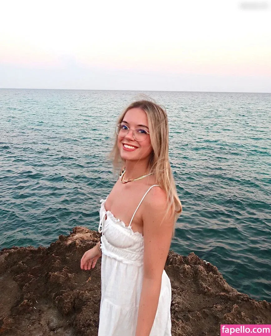 Hannah Cauko Onlyfans Photo Gallery 