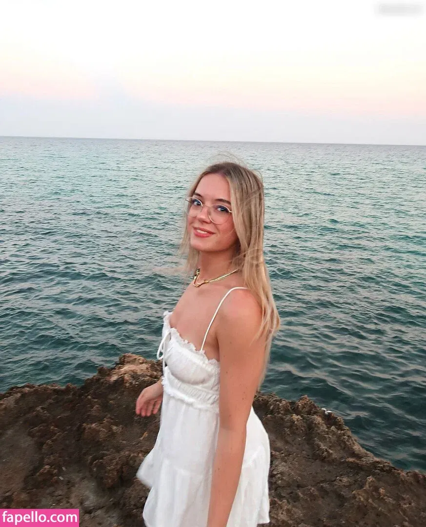 Hannah Cauko Onlyfans Photo Gallery 