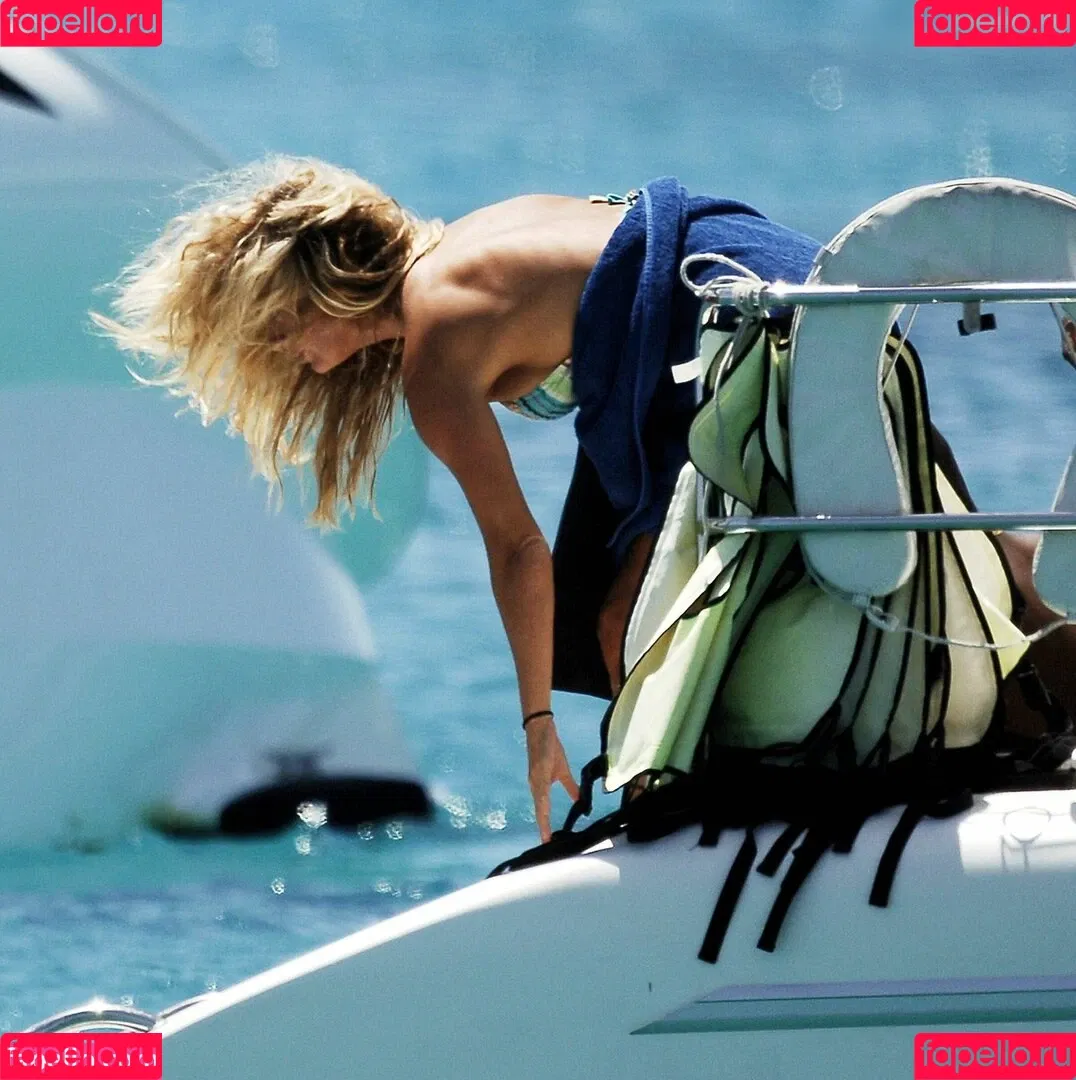 Rachel Hunter Onlyfans Photo Gallery 