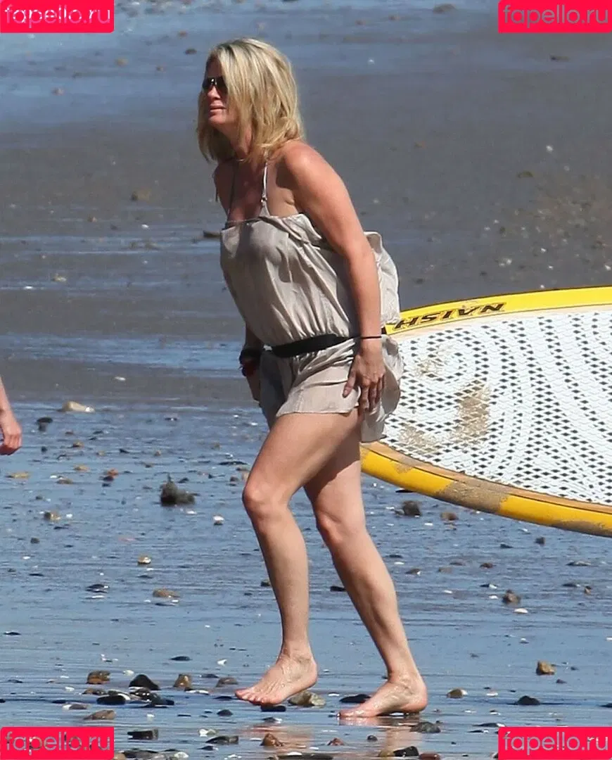 Rachel Hunter Onlyfans Photo Gallery 