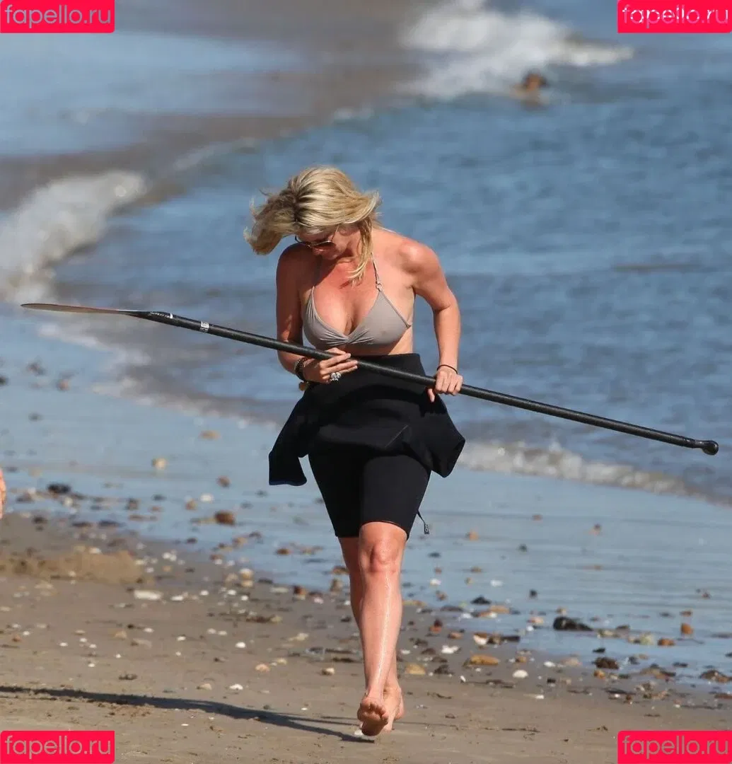 Rachel Hunter Onlyfans Photo Gallery 