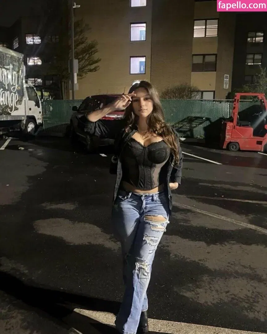 Theworldofbella Onlyfans Photo Gallery 