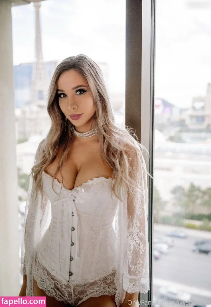 Pnky Sparkles Onlyfans Photo Gallery 