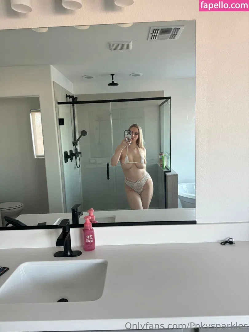 Pnky Sparkles Onlyfans Photo Gallery 