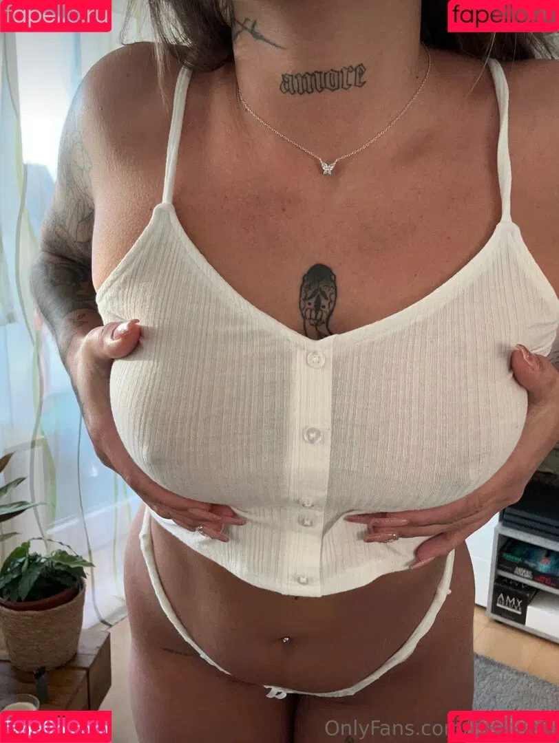 Celina Pop Onlyfans Photo Gallery 