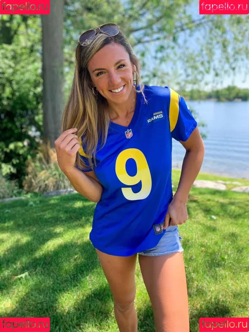 Celebrity Guilty Pleasures & Underrated Women Onlyfans Photo Gallery 