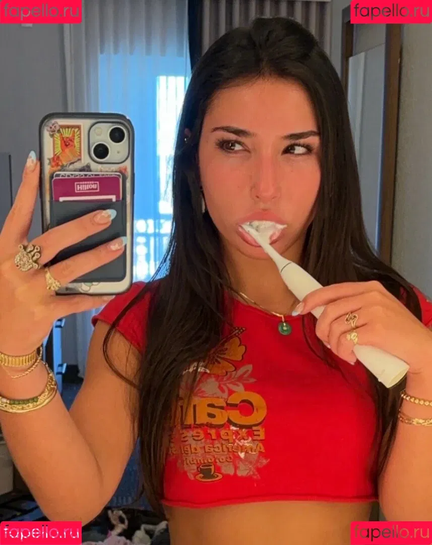 Pea Asmr Onlyfans Photo Gallery 