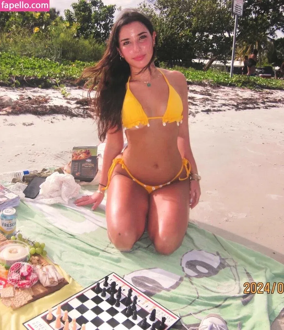 Pea Asmr Onlyfans Photo Gallery 