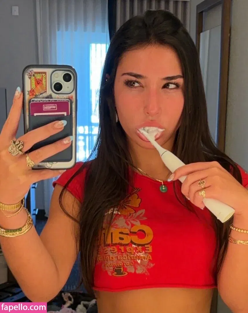 Pea Asmr Onlyfans Photo Gallery 