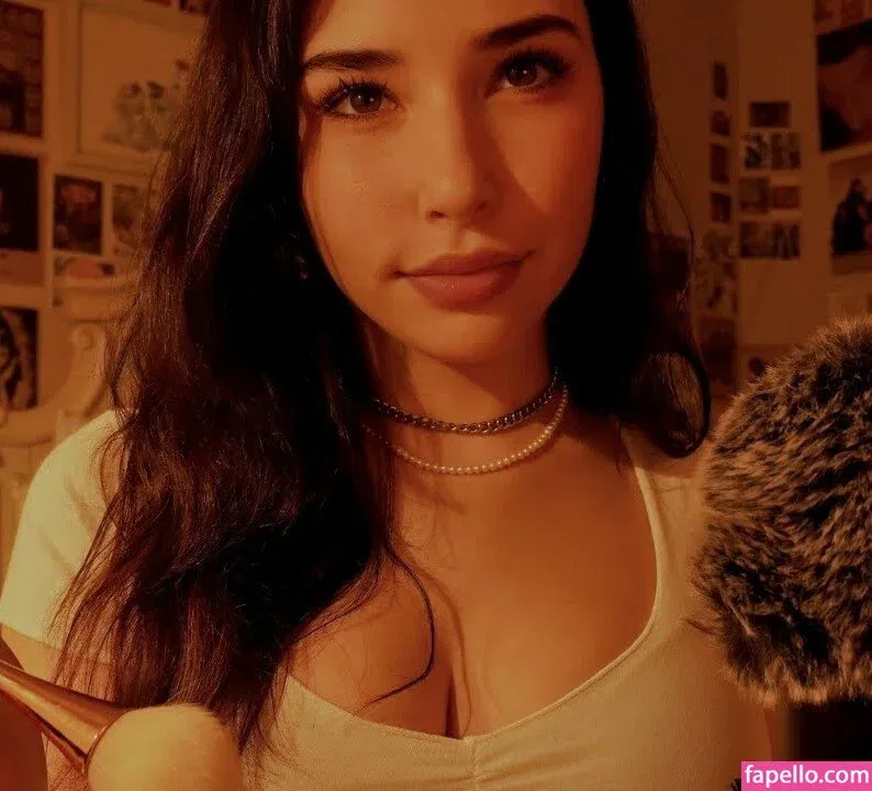 Pea Asmr Onlyfans Photo Gallery 