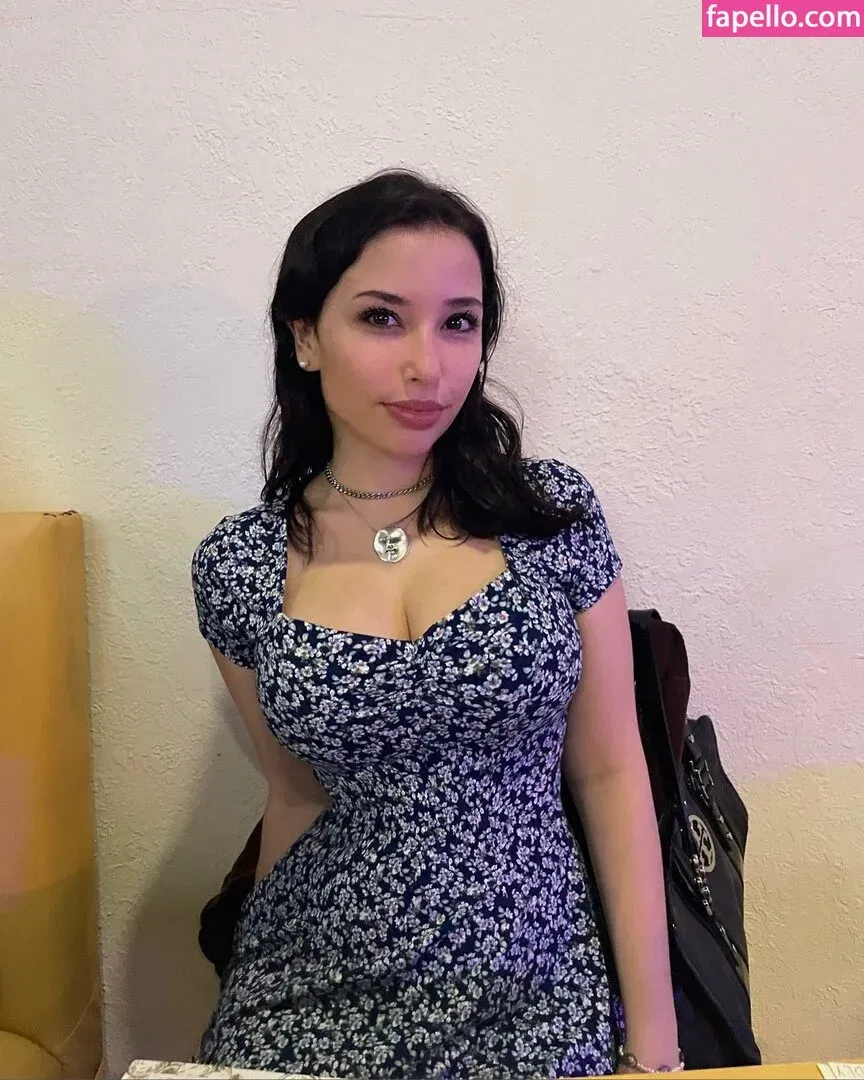 Pea Asmr Onlyfans Photo Gallery 