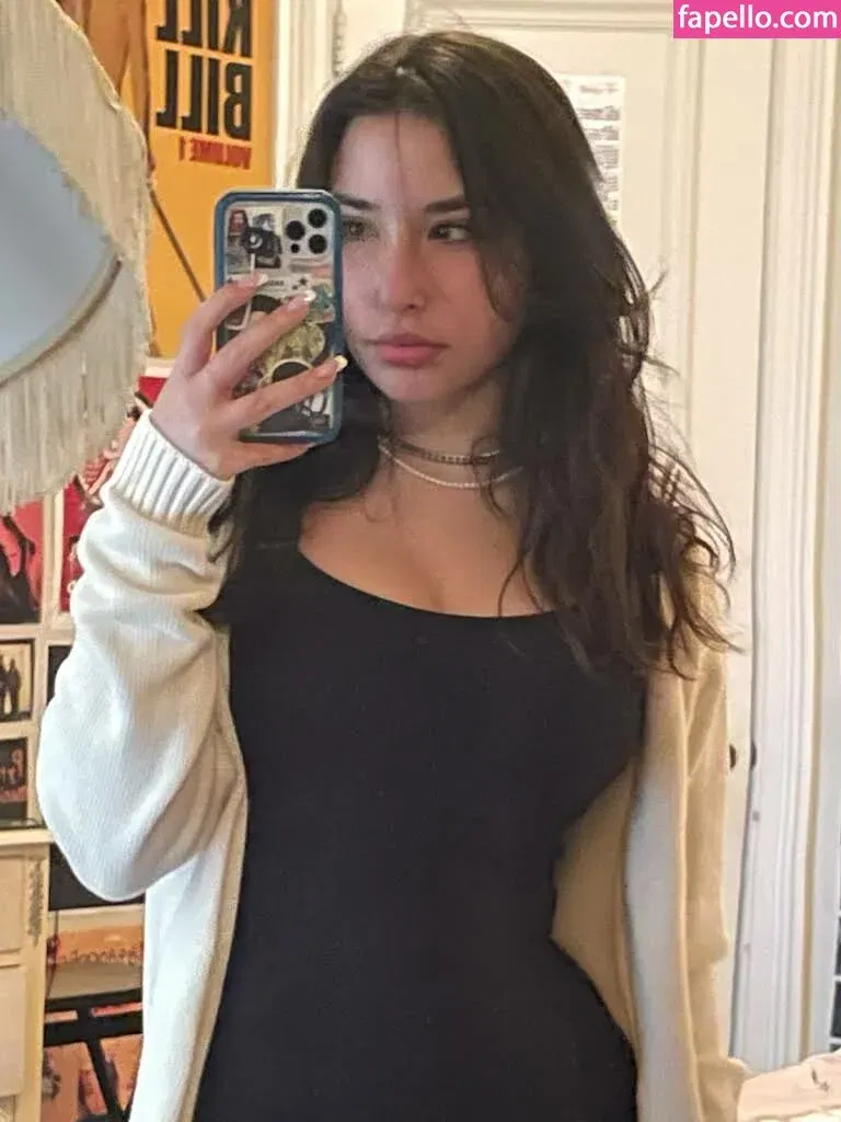 Pea Asmr Onlyfans Photo Gallery 