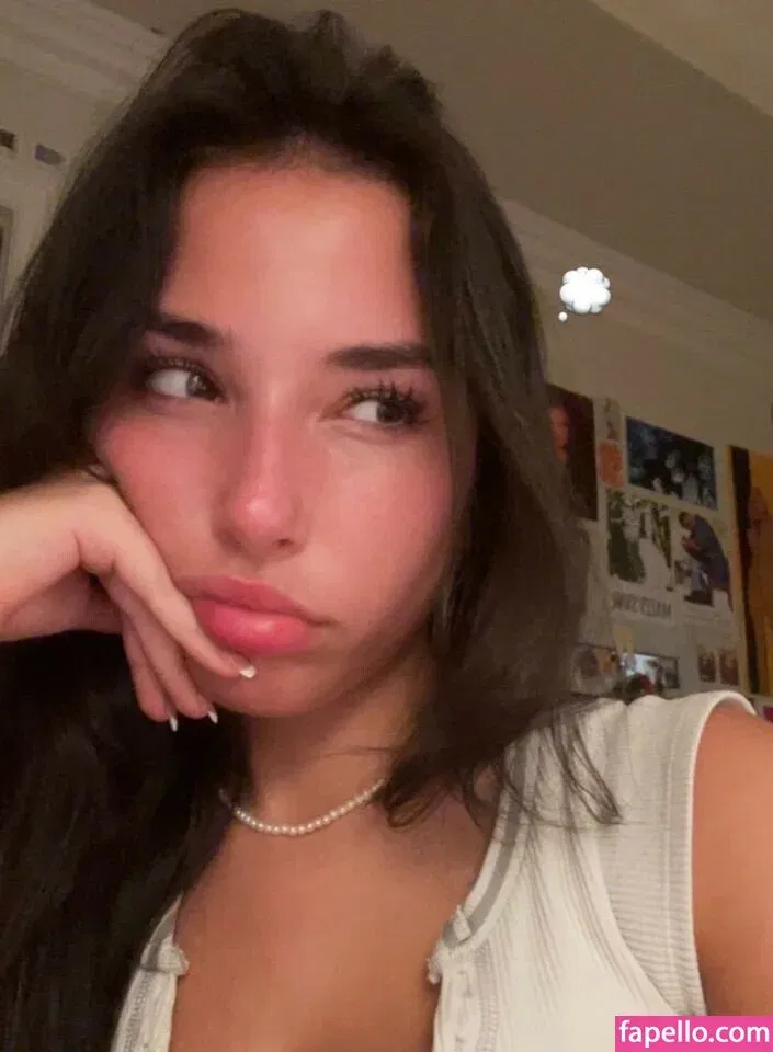 Pea Asmr Onlyfans Photo Gallery 