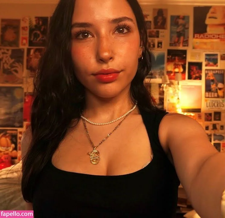Pea Asmr Onlyfans Photo Gallery 
