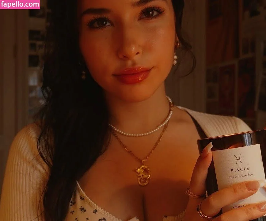 Pea Asmr Onlyfans Photo Gallery 