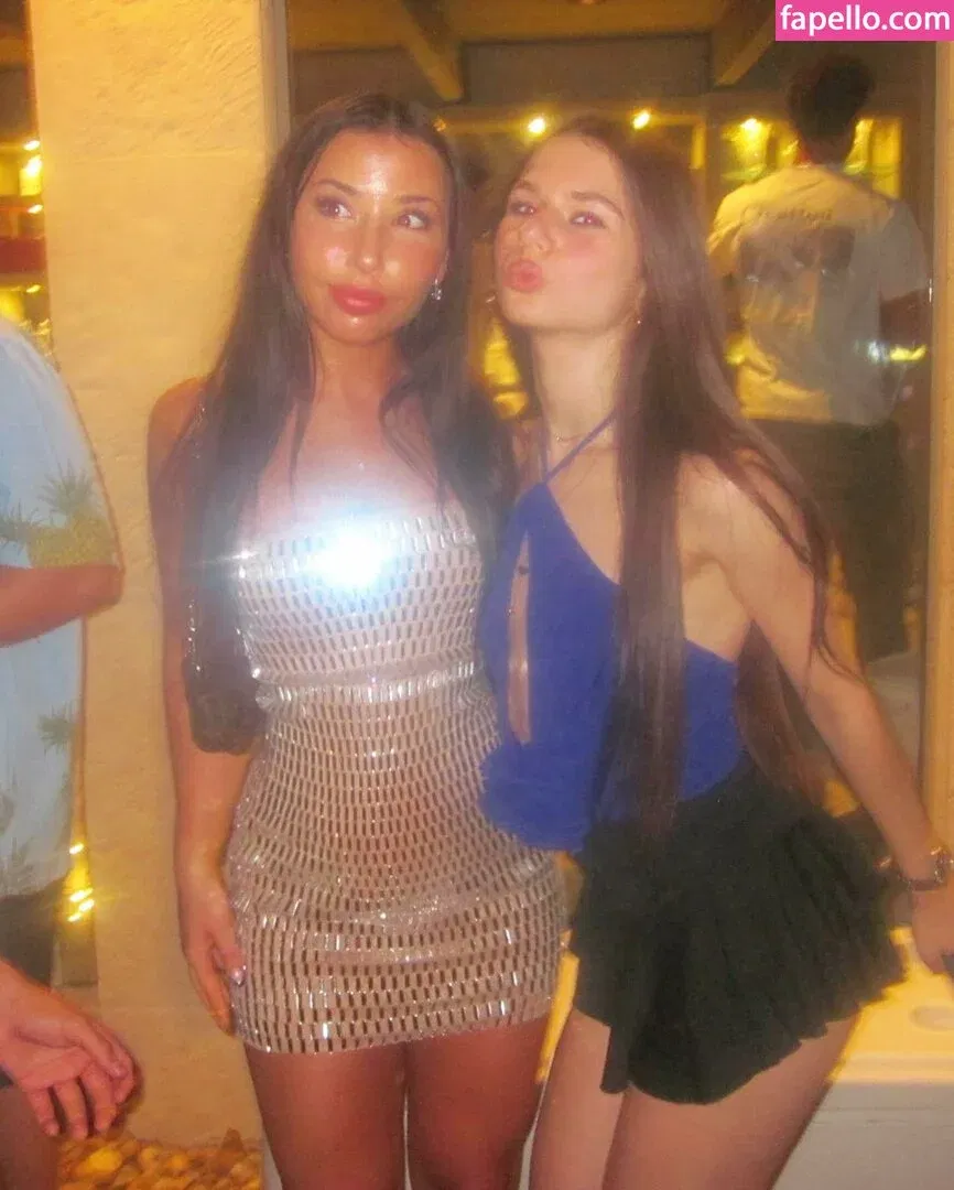 Pea Asmr Onlyfans Photo Gallery 