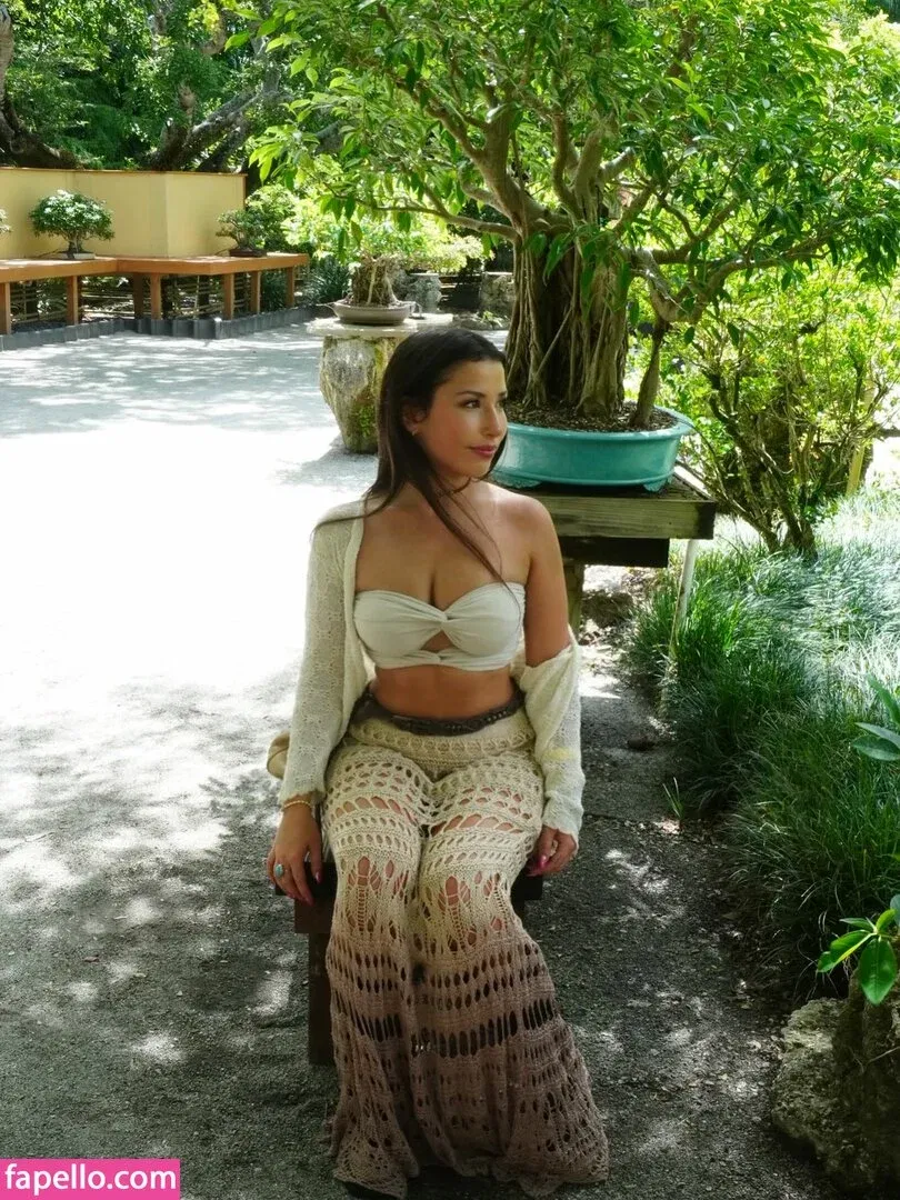 Pea Asmr Onlyfans Photo Gallery 