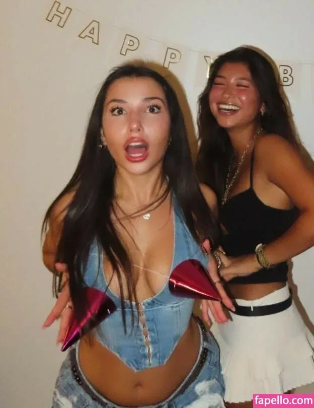 Pea Asmr Onlyfans Photo Gallery 