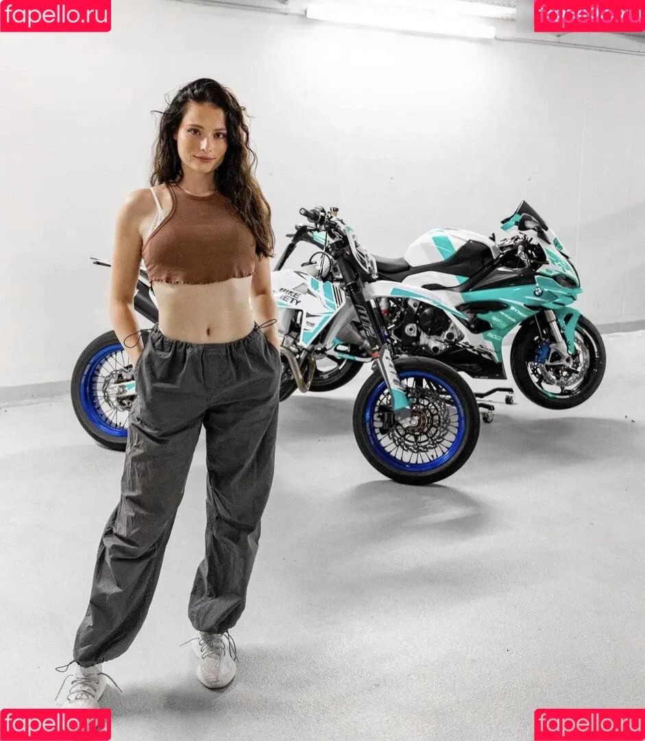 Anica Zimmermann Onlyfans Photo Gallery 