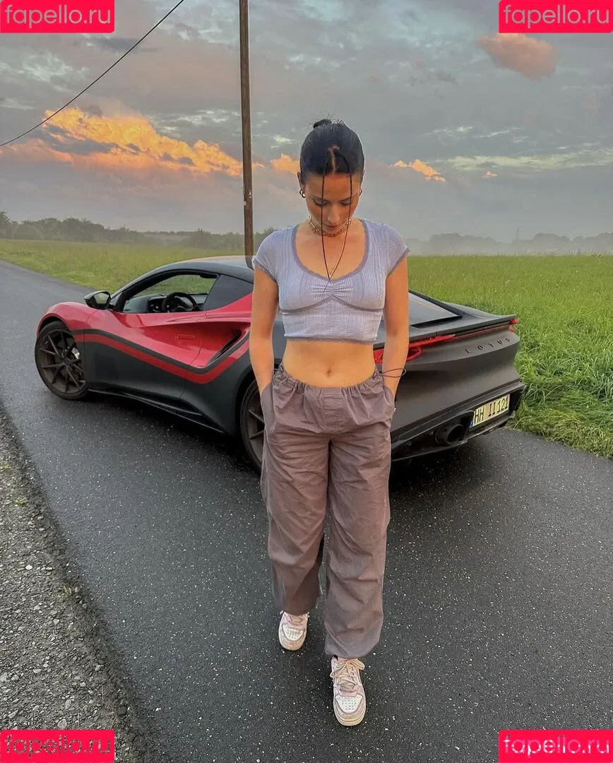 Anica Zimmermann Onlyfans Photo Gallery 