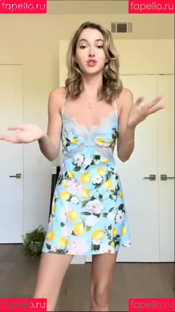 Madeleinecwhite Onlyfans Photo Gallery 
