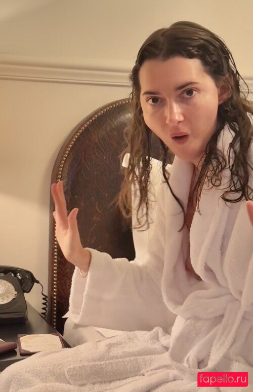 Madeleinecwhite Nude Onlyfans Photo 33