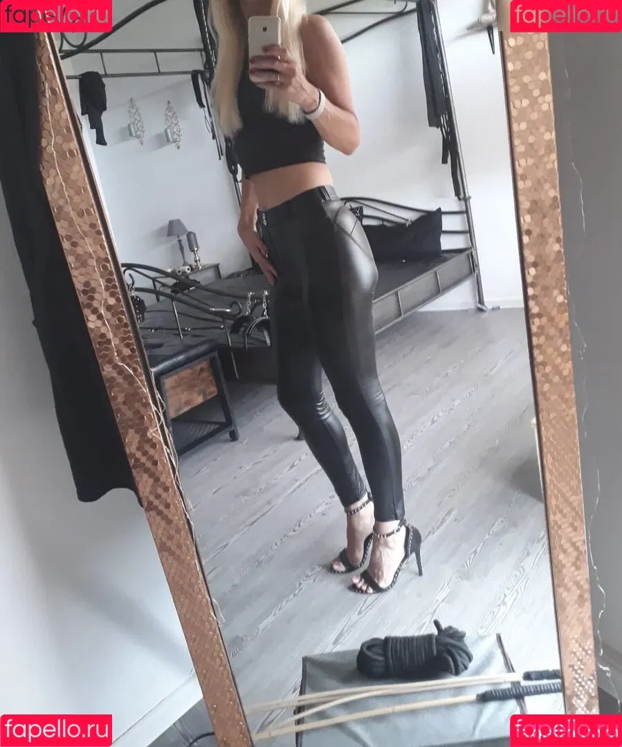 Izzy Cat Onlyfans Photo Gallery 