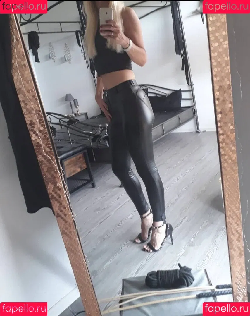 Izzy Cat Onlyfans Photo Gallery 